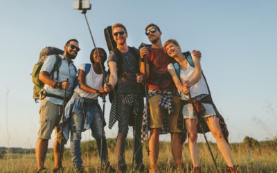 6 Apps to Help You Meet New People While Traveling