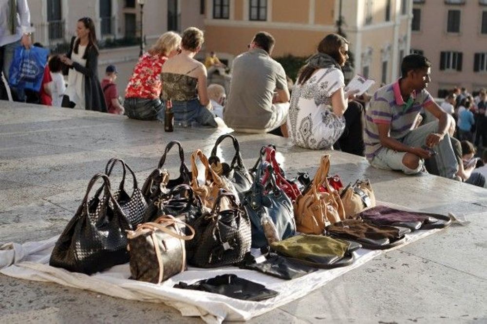 evitare le merci contraffatte - consigli per viaggiare in italia