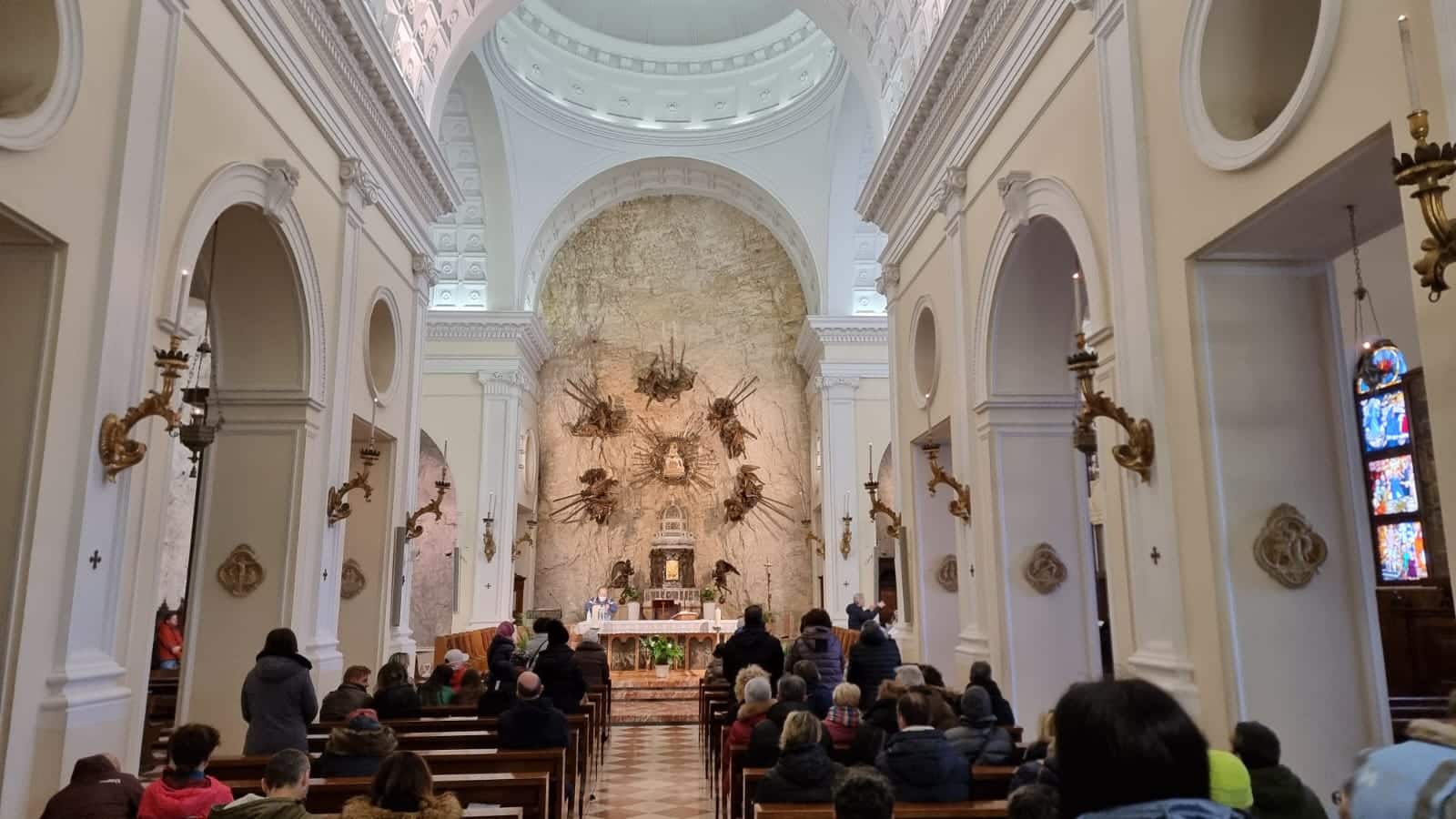 when to visit the shrine madonna della corona
