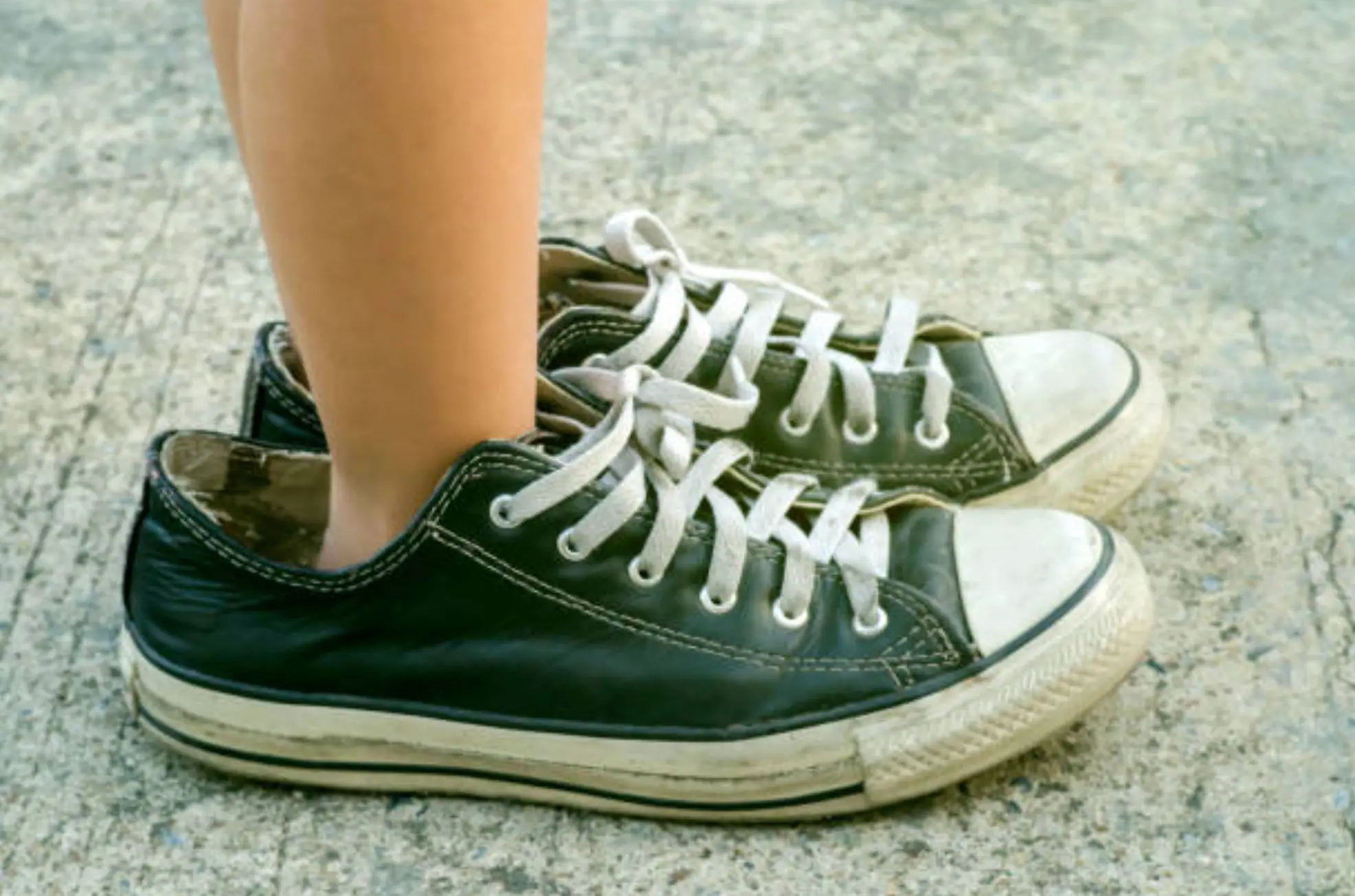 Big Shoes, Small Bag The Secret to Effortless Light Packing!