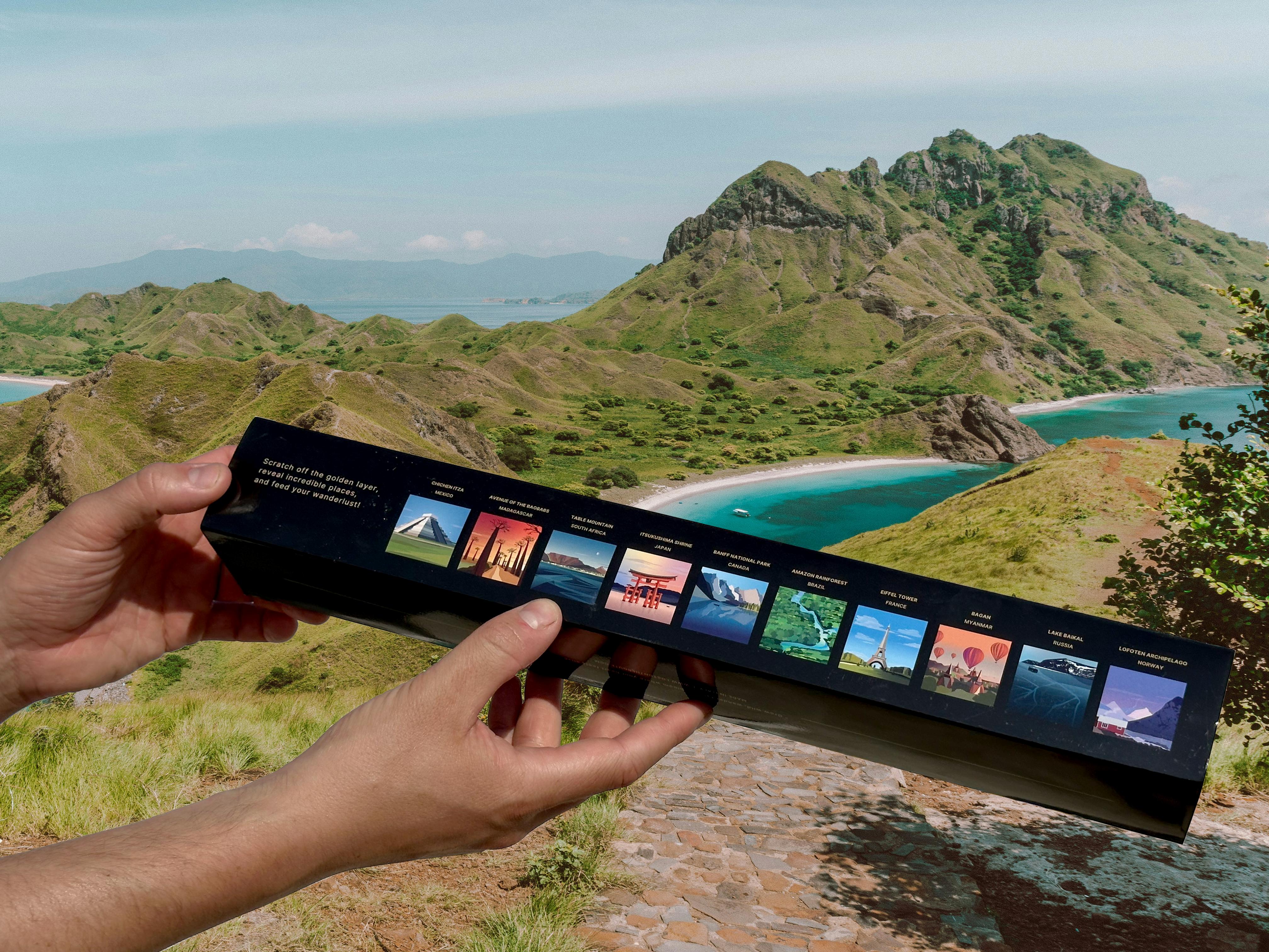 SCRATCHMAP BUCKET LIST - perfect gift for travelers and travel lovers