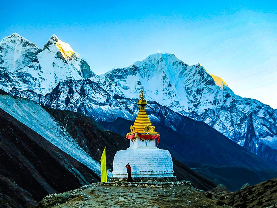 10 Mind-Blowing Fun Facts about Mount Everest - Lost on The Route