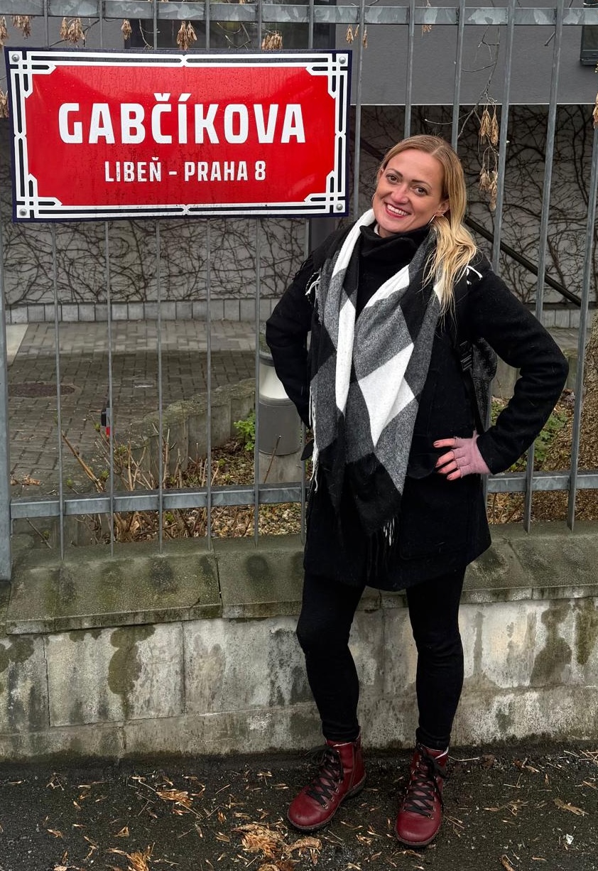 fan facts about rome - conclusion - dani and isa lostontheroute in front of the trevi fountain