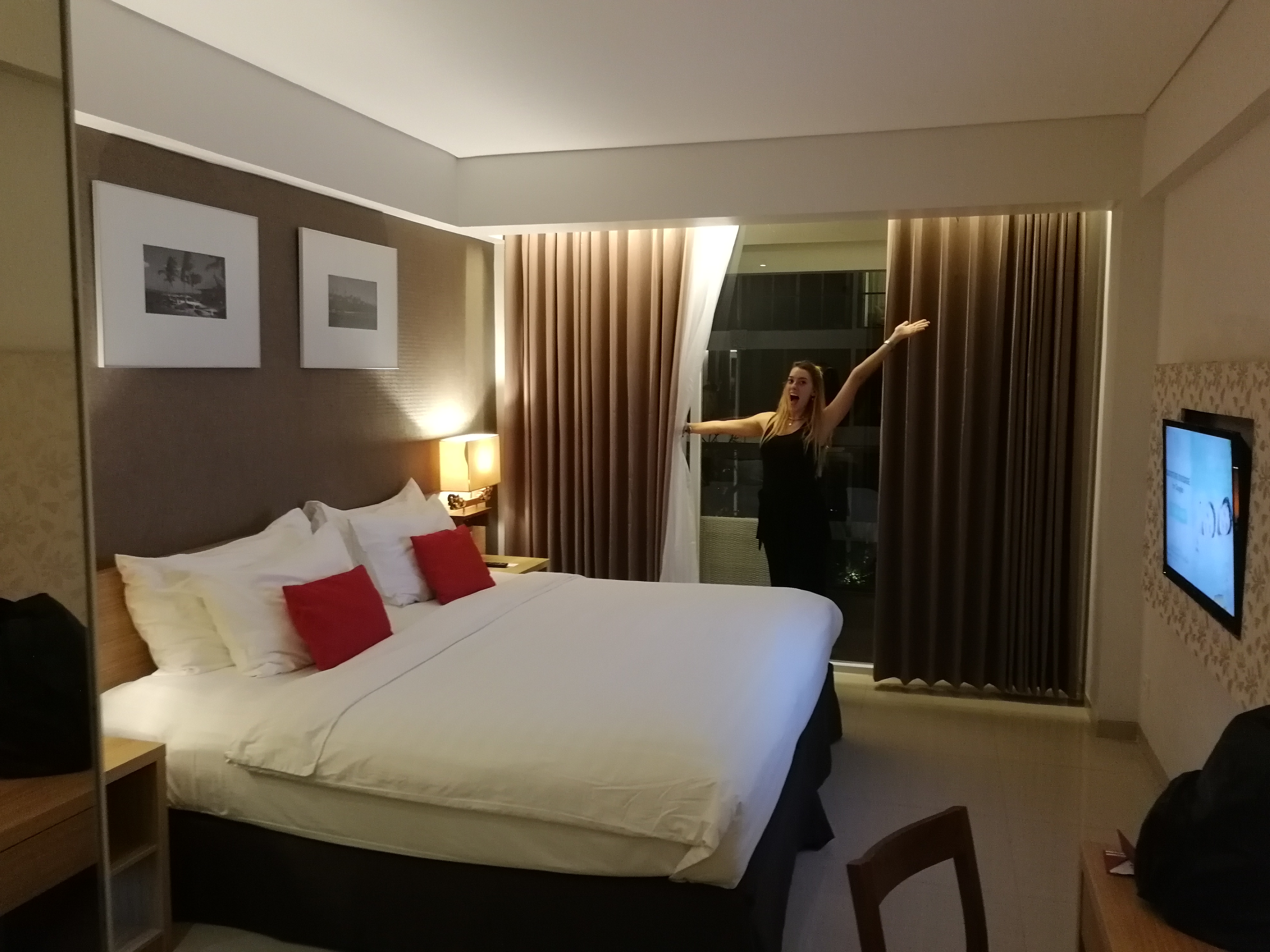 isa happy in bali at hotel - lostontheroute